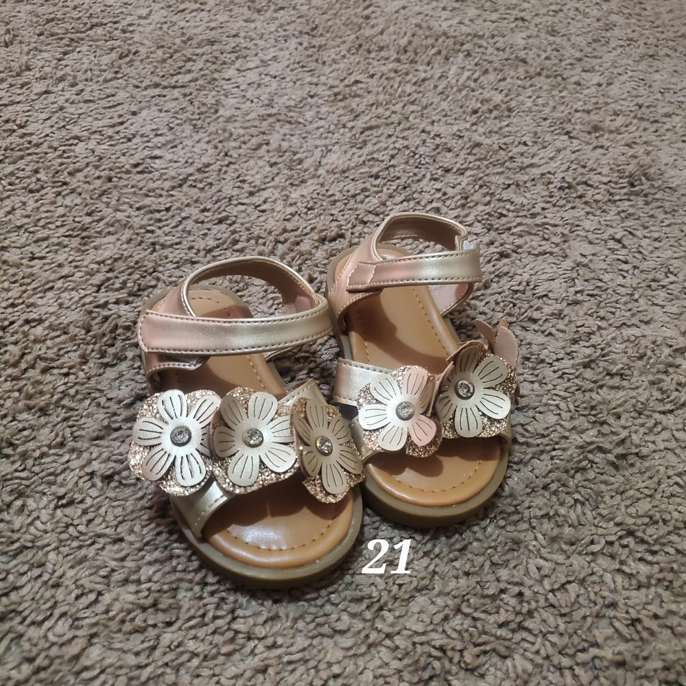 Kids Floral Sandals - Gold and Tan